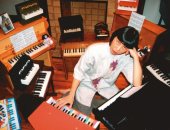 كيف تحدت الموسيقية مارجريت لينج تان الوسواس القهرى بالعزف على البيانو اللعبة؟