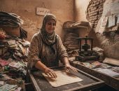 سيدة الورق.. من «حي الخليفة» إلى العالمية.. القصة الكاملة لمبادرة أنقذت 17 شجرة لكل طن ووفرت آلاف الجالونات من المياه وخلقت 1200 فرصة عمل فى عامها الأول.. كيف ساهمت وزارة البيئة فى تدوير الحياة؟