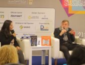 كاتب رومانى بمعرض الكتاب: سأبدأ فى كتابة عمل جديد عن مصر بعد هذه الزيارة