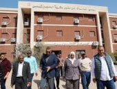 حياة كريمة فى البلد.. تشغيل تجريبى ينهى معاناة الصرف بأسوان.. بدء تشغيل 3 محطات جديدة.. استثمارات بمليارات تغير وجه إدفو وتخدم 50 ألف نسمة.. المحافظ: 25 مليار جنيه استثمارات لتغيير خريطة الخدمات بالقرى.. فيديو