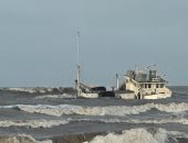 استمرار تواجد السفينة «فينير» الغارقة أمام سواحل بورسعيد.. فيديو وصور 