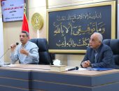 محافظ السويس فى اللقاء الأسبوعى: متابعة الخطة الاستثمارية وملفات التصالح