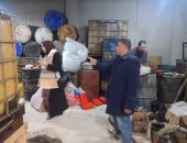 "جهاز حدائق العاشر".. يغلق ويشمع مصنع بير سلم لتدوير زيوت سيارات مستعملة بالحي 28