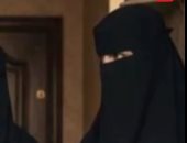 خدعها بالنقاب… وفتحتله الباب للموت
