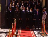 محافظ دمياط يضع إكليل الزهور على النصب التذكارى للشهداء