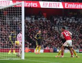 أرسنال ضد مان يونايتد.. شوط ناري ينتهي بالتعادل 1-1 بالبريميرليج (فيديو)