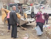 رفع 30 طن من القمامة والمخلفات الصلبة والأتربة بمركز المنشاة فى سوهاج