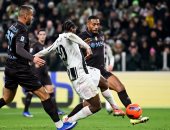 يوفنتوس يضرب نابولي بثلاثية ويقتحم المربع الذهبي في الدوري الإيطالي