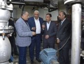 وزير الإنتاج الحربى يتابع سير العملية الإنتاجية بشركة أبو زعبل للكيماويات