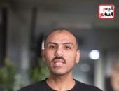 الابن العاق ضرب أمه بآلة حادة بسبب الخلاف على الميراث.. اعرف القصة