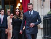 أول ظهور لعائلة ديفيد بيكهام بعد أزمة بروكلين ابنه الأكبر.. صور