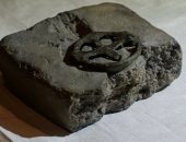 اكتشاف صليب نادر على شكل عجلة من القرن العاشر فى ألمانيا