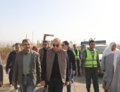 محافظ المنيا: زيادة تكلفة كوبرى عزب التل لـ70 مليون جنيه بعد التحويل للنظام المعدنى