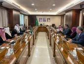 وزير الإسكان يلتقى وزير البيئة والمياه والزراعة السعودى لبحث سبل تعزيز التعاون