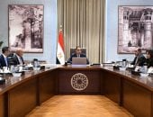 رئيس الوزراء يستعرض فرص توطين صناعة السيارات وزيادة تنافسية المناطق الحرة