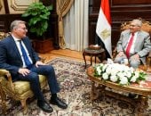 خلال زيارته مقر المجلس.. وزير البترول يهنئ رئيس مجلس الشيوخ