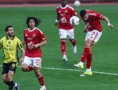 الأهلي يهزم دجلة بثلاثية ويواصل رحلة الصعود إلى قمة الدوري.. صور 