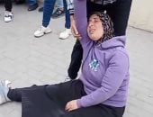 إغماء والدة الطفلتين المعتدى عليهما من عمهما بعد سماع حكم المؤبد.. مباشر