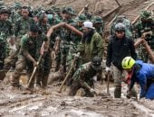 البحرية الإندونيسية: مصرع 23 جنديا فى انهيارات أرضية وعشرات المفقودين