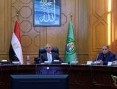 محافظ الإسماعيلية يناقش الحلول العاجلة لمشكلات مياه الشرب والصرف الصحي المزمنة