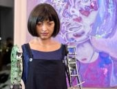 بعد بيع لوحاتها بمليون دولار.. فنانة روبوتية تقدم أول أعمالها المعمارية