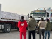 تحمل 14110 قطع ملابس شتوية.. إطلاق قافلة زاد العزة الـ 126 إلى غزة