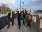 محافظ الغربية يتفقد مشروعات الرصف والتطوير بالمحلة الكبرى