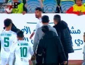 محمود حمادة يسقط أرضا ويثير قلق الجميع فى مباراة المصرى وسيراميكا
