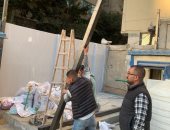 حى العجوزة يزيل جمالون حديدى مخالف بشارع أحمد عرابى.. صور