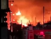 رعب فى منطقة الزرايب.. النار أكلت البيوت وطريقة جديدة لإطفائها والسيطرة عليها