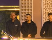 سيف زاهر وجمال حمزة وعبد العاطى فى عزاء والد محمد سمير لاعب الأهلى السابق