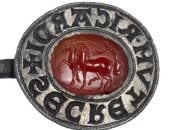 اكتشاف ختم نادر يخفى سرا من العصور الوسطى فى بريطانيا.. ما القصة؟