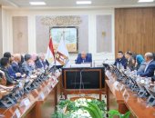 محافظ الوادي الجديد يلتقي وفد الاتحاد الأوروبي لدعم خطط التنمية الاقتصادية