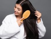 وصفات طبيعية لإنبات الشعر وزيادة كثافته حسب نوعه 