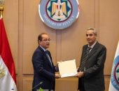 تكريم صاحب المبادرة المجتمعية الأعلى تقييمًا في «الإصلاح الضريبى»