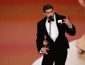 باد باني يفوز بجائزة جرامي ألبوم العام