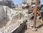 محافظ سوهاج: إزالة 13 حالة تعد على الأراضى الزراعية وأملاك الدولة بـ 4 قرى