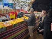 شوادر ياميش رمضان تزين شوارع الدقهلية.. الزبيب يبدأ من 80 جنيها.. فيديو