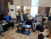 محافظ الأقصر يستقبل مديرة برنامج الأغذية العالمي بمصر لبحث تعزيز التعاون 