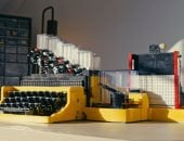 عاشق ليجو يصنع آلة كاتبة مستوحاة من اللعبة بكامل طاقتها