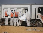 دفن رفات 53 شهيداً فلسطينياً مجهولي الهوية في دير البلح