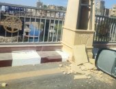 محافظ سوهاج يوجه بإعادة الشيئ إلى أصله بعد اصطدام سيارة بمسلة في الممشى الجديد