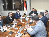 وزير الإسكان يعقد اجتماعا لمتابعة ملفات عمل الهيئة العامة للتنمية السياحية