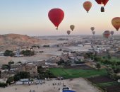 عودة البالون الطائر.. تحليق 60 رحلة تقل 1680 سائحا فى سماء الأقصر