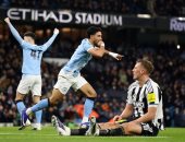 عمر مرموش يزين التشكيلة المثالية لنصف نهائي كأس الرابطة الإنجليزية