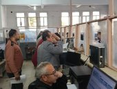 رئيس مدينة العياط يتابع انتظام العمل بالمركز التكنولوجى.. صور