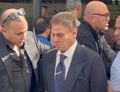 المستشار محمد شيرين فهمى ينهار فى البكاء فى جنازة محمد ناجي شحاته.. صور 