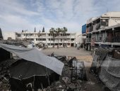 خيام ممزقة ومراكز إيواء مدمرة.. معاناة النازحين تتفاقم في قطاع غزة