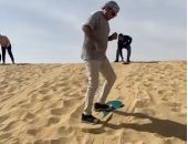 التزلج على رمال الفيوم.. مغامرة الساند بورد لمحبي الإثارة.. فيديو