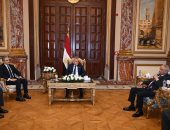 رئيس مجلس الشيوخ يستقبل نقيب الإعلاميين ووفد النقابة لتقديم التهنئة